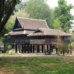 Fototapeta na wymiar Northern Lanna Thai traditional building