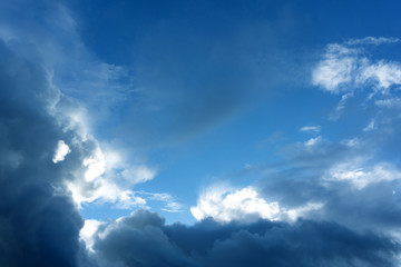 Obraz premium Beautiful sky with cloud before sunset evening .