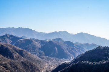 Obraz premium beautiful landscape of texas mountains at big bend national park with blue skies
