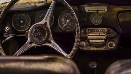 Plakat 15913_The_closer_look_of_the_vintage_cars_dashboard.jpg