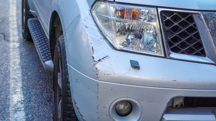 Obraz premium 16497_Scratch_on_the_front_near_the_headlights_in_the_SUV_in_Italy.jpg