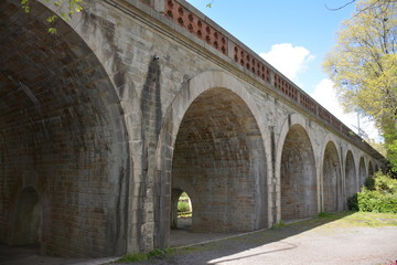 Fototapeta na wymiar Nantes- Pont Jules-César - Parc de Procé 