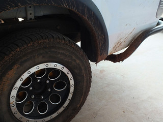 Cars that are wheeled when driving during the rainy season
