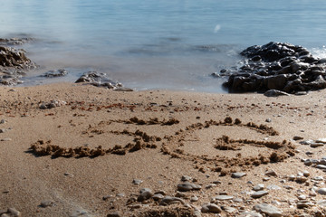 5G shape on the sand