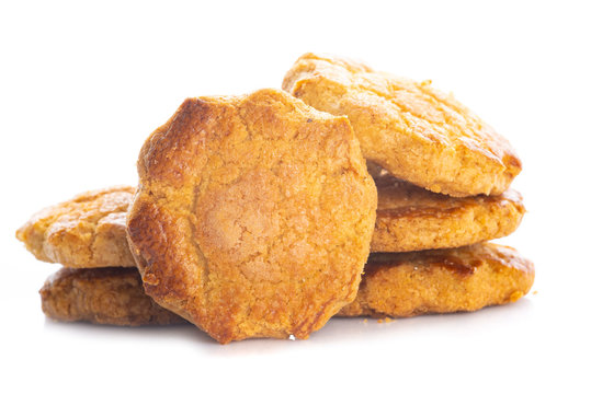 Perrunillas, pastas artesanas de panader&iacute;a o pasteler&iacute;a aisladas sobre fondo blanco