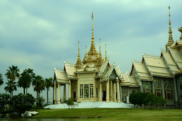 Buddha Tempel "Wat Luang Pha Toh"  Nakhon Ratchasima, Thailand