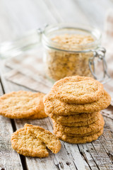 Crispy oatmeal cookies.