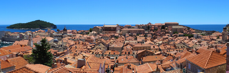 Fototapeta na wymiar Panorama of the historich oldtown of Dubrovnik
