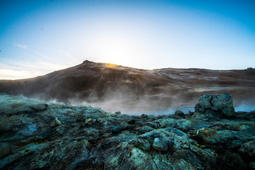 Islandia paisaje nieve lago cascada geiser