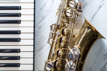 Naklejka premium Classical Saxophone Piano Keyboard