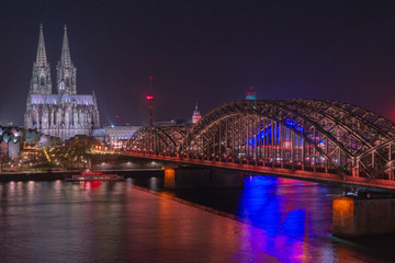 Obraz premium Cologne by night