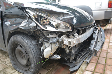 Fototapeta premium wypadek samochodowy w parku