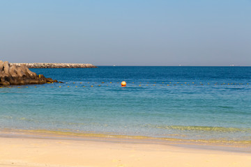 Obraz premium City beach with a bay