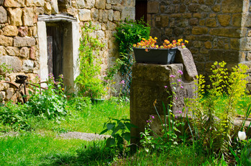 Naklejka premium Dorfidylle in der Ardeche