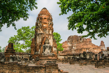 Ruins of Wat Mahathat temple and Buddha statues. Ayutthaya, Thailand