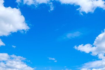Obraz na płótnie Canvas 【写真素材】 青空　空　雲　春の空　背景　背景素材　4月　コピースペース