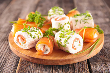finger food, salmon, cheese and dill
