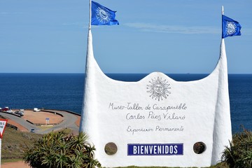 URUGUAY, Piriapolis, Casa Pueblo, Punta del Este