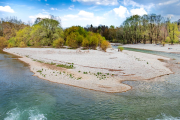 Die Isar am Flaucher von der Flaucherbrücke, München Reise