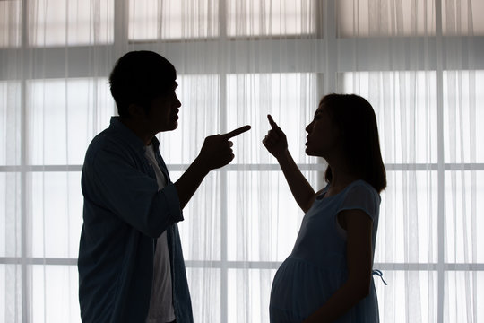 pregnant couple arguing