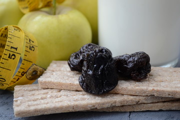 Diet is a healthy diet with muesli, apples, yogurt and cereals.