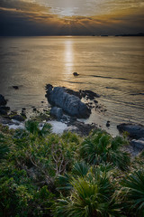 夕暮れの海　水辺線を望む２
