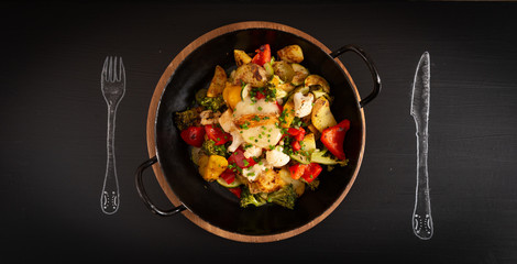 Gemüsepfanne mit Bratkartoffeln und Frischen Gemüse