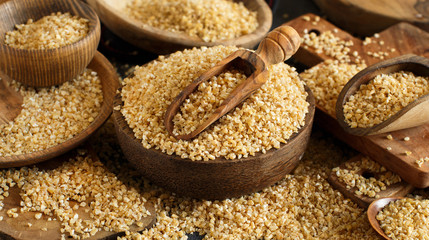 Dry bulgur wheat grains