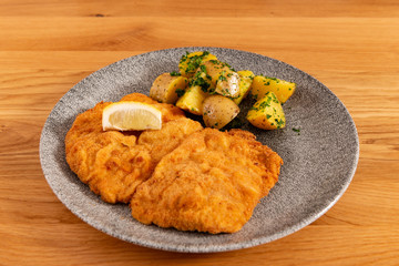 Wienerschnitzel mit Petersilienkartoffel
