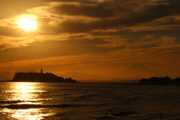 江ノ島と夕日