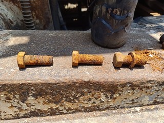  Steel bolts are rusted. Until unable to use in industrial plants5