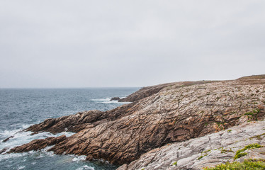 Plage et falaise à Quiberon dans le Morbihan en France