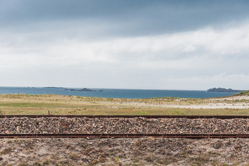 rail de chemins de fer à Quiberon dans le Morbihan en France