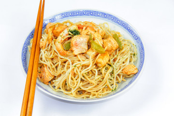 nouilles au poulet et crevettes