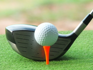 Iron and golf clubs Place on the first race field