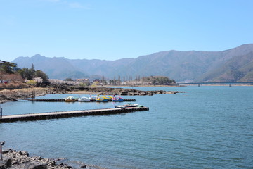 河口湖　湖畔の風景