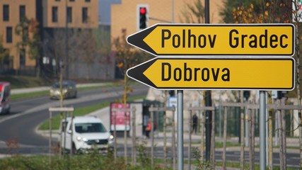 sign polhov gradec , dobrova