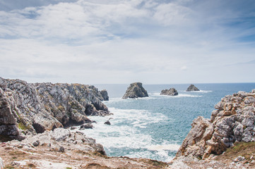 Fototapeta na wymiar Pointe de Pen-hir sur la presqu'île de Crozon à Camaret-sur-mer