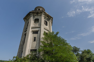 Obraz premium verlassener turm