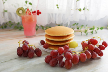 パンケーキと果物