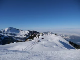 Fototapeten skigebit in den schweizer alpen © Roy