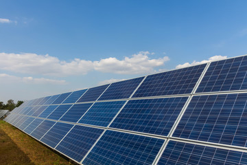 Obraz premium Solar panel, alternative electricity source - concept of sustainable resources, And this is a new system that can generate electricity more than the original, This's the sun tracking systems