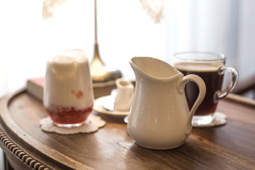 iced strawberry latte and creme