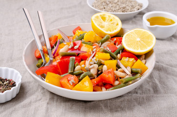 Vegetable salad with beans