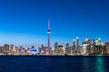 Obraz premium Panoramę miasta Toronto w nocy, Ontario, Kanada