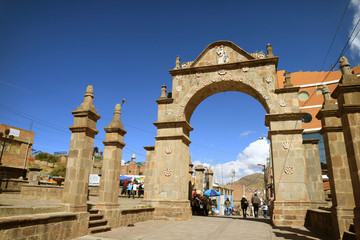 Obraz premium Deustua Arch, the Historic Stone Arch in Puno Town of Peru, South America