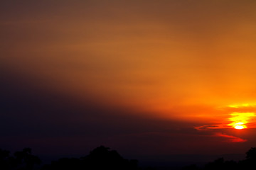 Fototapeta na wymiar sunset with dramatic clouds.