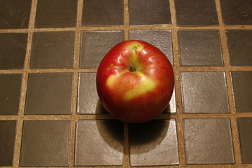 The Apple on the table