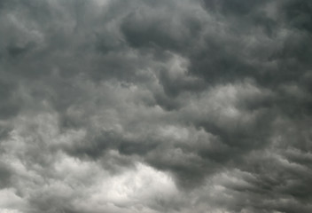 Obraz premium Dark gray dramatic storm clouds