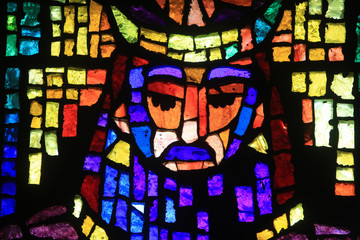 Le Roi David. Vitrail de Paul Bony et d'Alexandre Cingria (1879-1945). Eglise Notre-Dame des Alpes. / King David stained glass by Alexandre Cingria. Notre-Dame des Alpes church. 